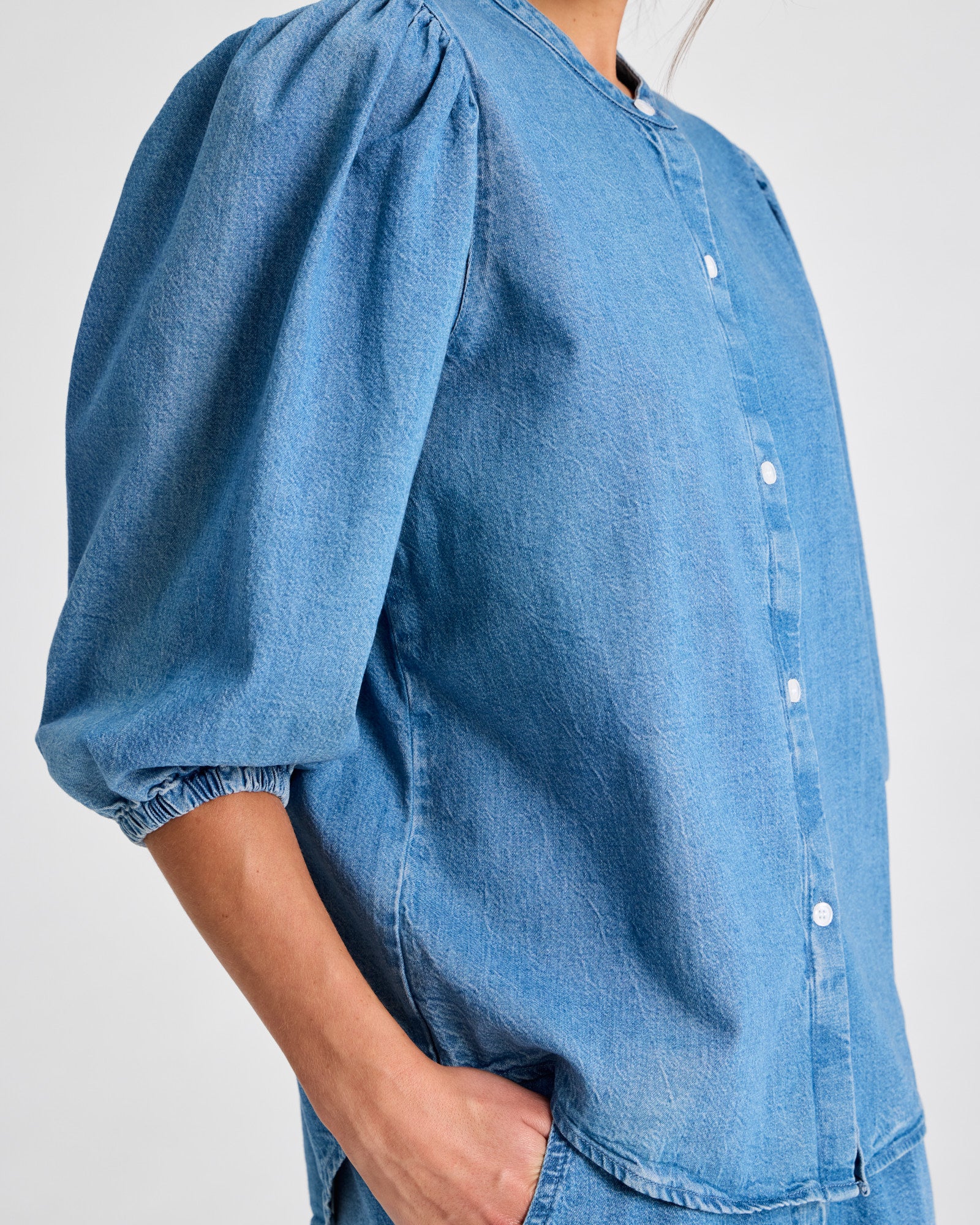 GAI+LISVA Elinor L/S Cotton Denim Light Washed Stand Collar Shirt Shirts & Blouses 710 Blue Denim